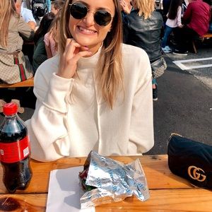 Turtle Neck Sweater off white